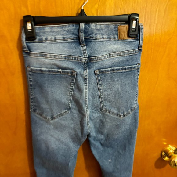 Aeropostale Super High Rise Jegging Distressed 6 Short Medium Wash Denim Legging - Picture 12 of 16